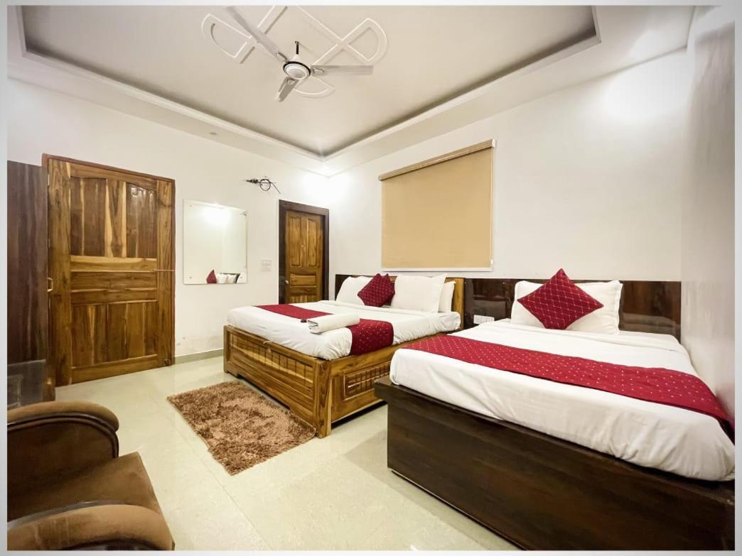 Hotel Town Grand Agra  Bagian luar foto