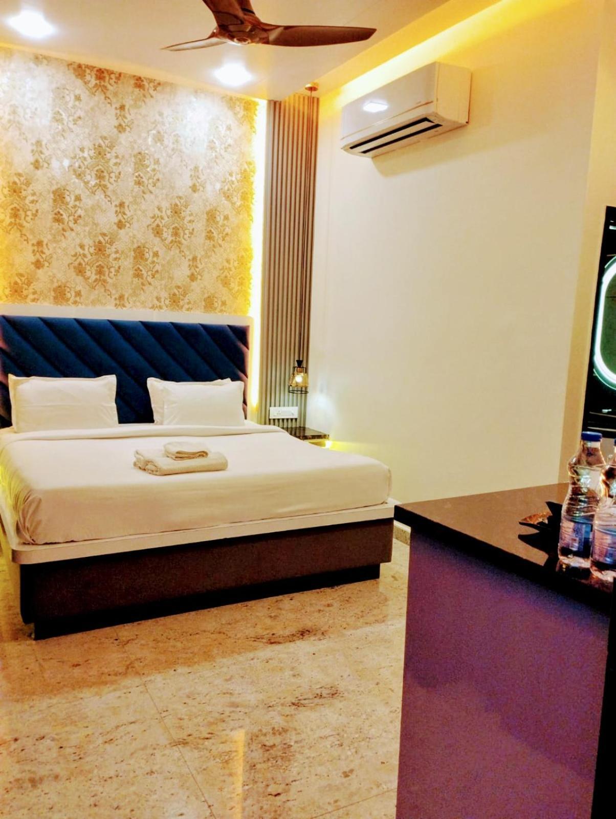 Hotel Town Grand Agra  Bagian luar foto