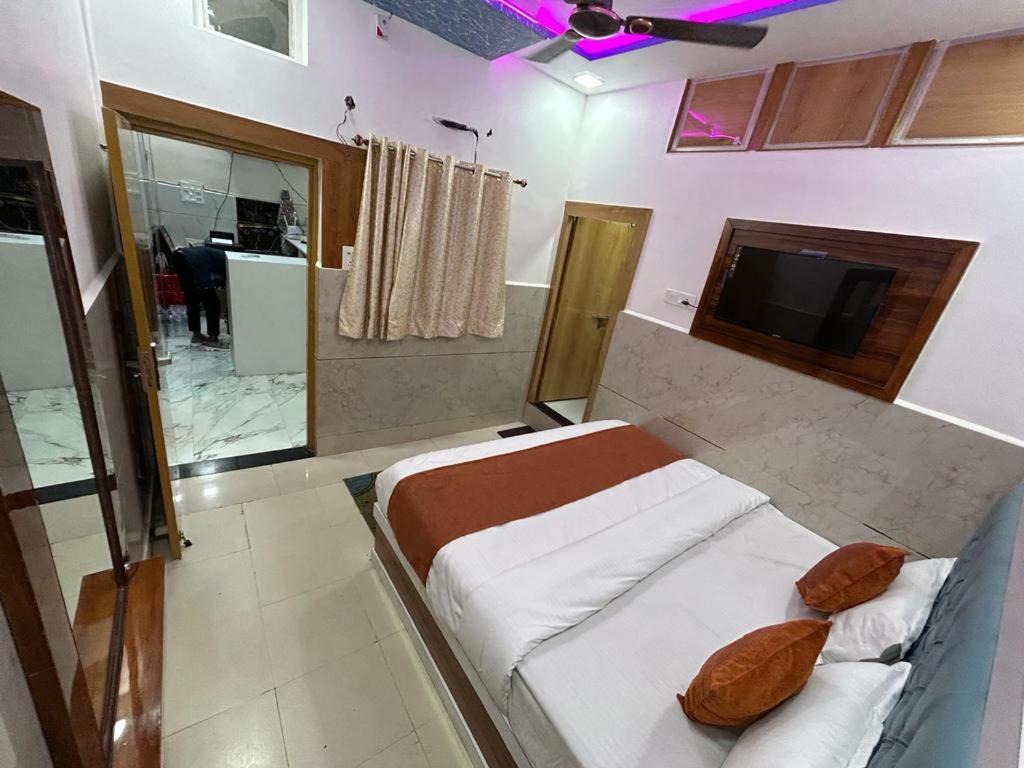 Hotel Town Grand Agra  Bagian luar foto